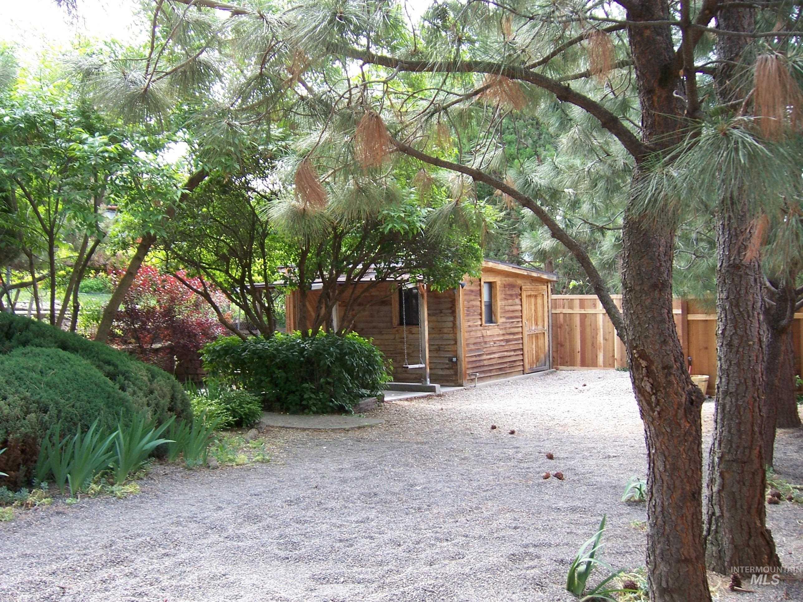 2209 S Ridgeview Way, Boise, Idaho 83712, 3 Bedrooms, 2.5 Bathrooms, Residential For Sale, Price $849,999, 98967269