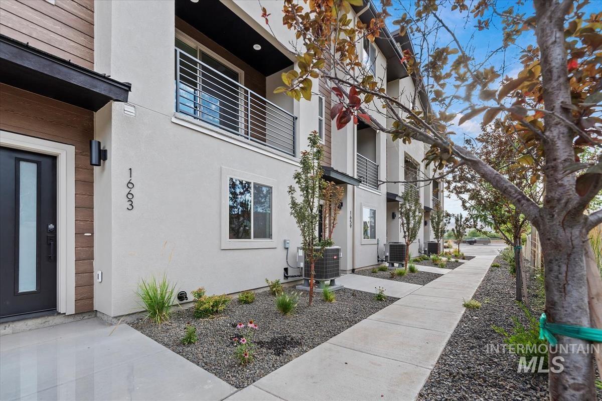 1659 W Burlison Ln., Boise, Idaho 83705, 3 Bedrooms, 3.5 Bathrooms, Residential For Sale, Price $469,880, 98967273