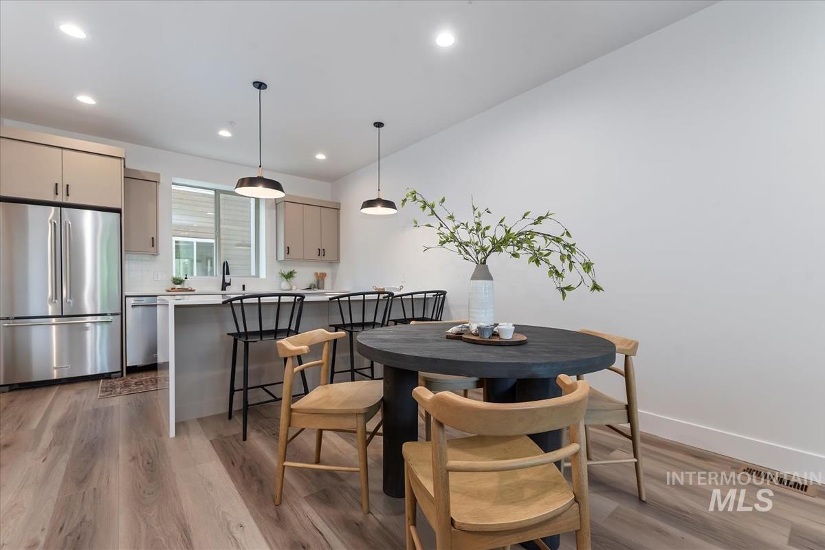 1659 W Burlison Ln., Boise, Idaho 83705, 3 Bedrooms, 3.5 Bathrooms, Residential For Sale, Price $469,880, 98967273