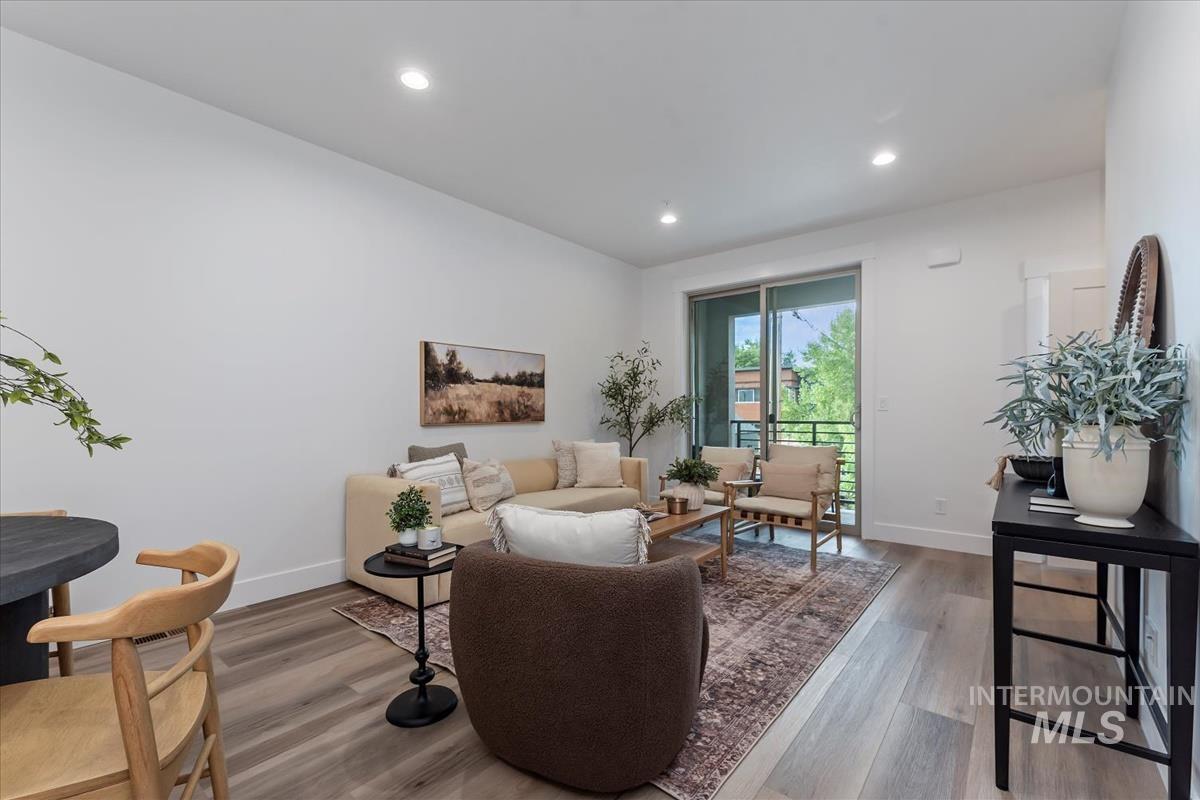 1659 W Burlison Ln., Boise, Idaho 83705, 3 Bedrooms, 3.5 Bathrooms, Residential For Sale, Price $469,880, 98967273