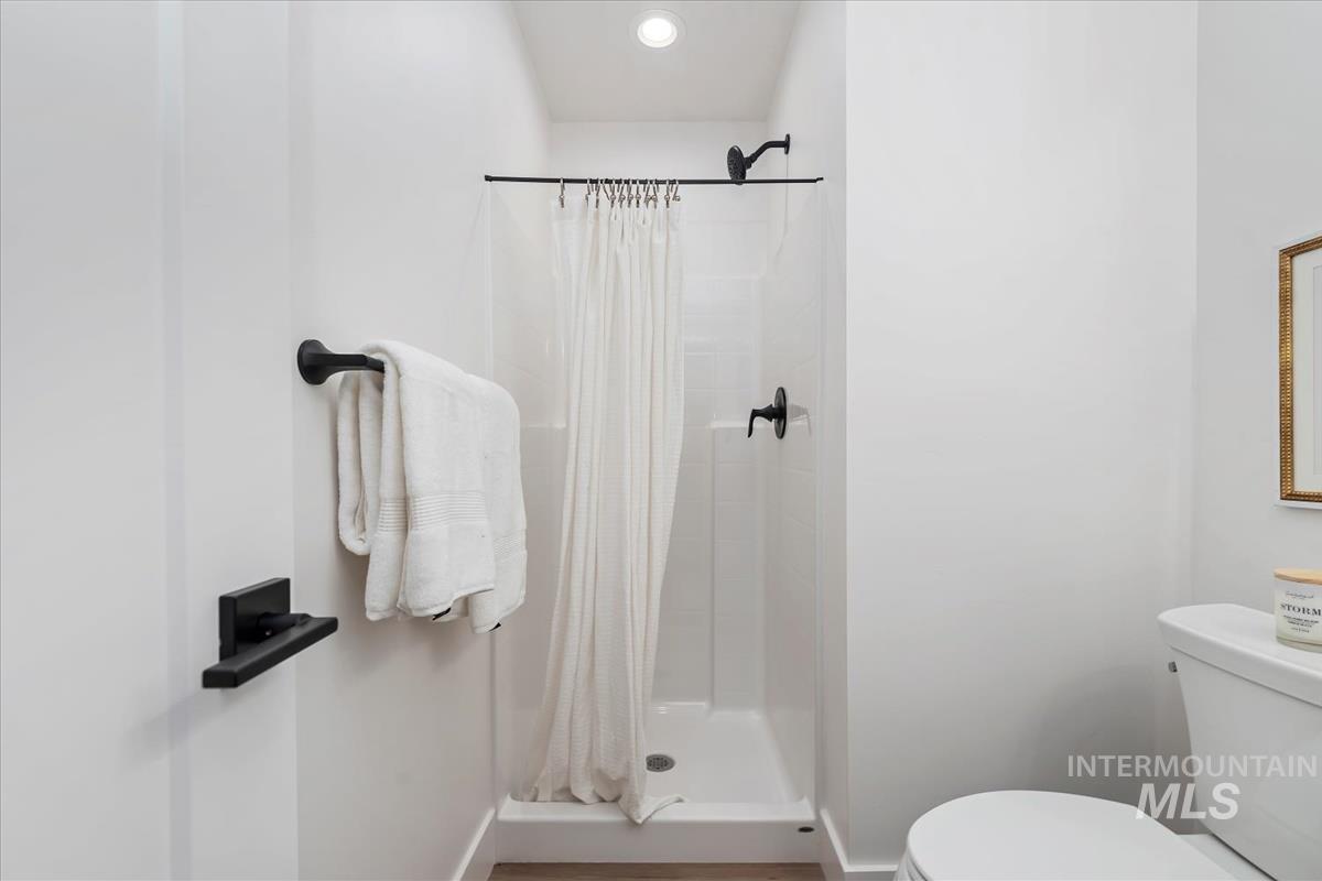 1659 W Burlison Ln., Boise, Idaho 83705, 3 Bedrooms, 3.5 Bathrooms, Residential For Sale, Price $469,880, 98967273