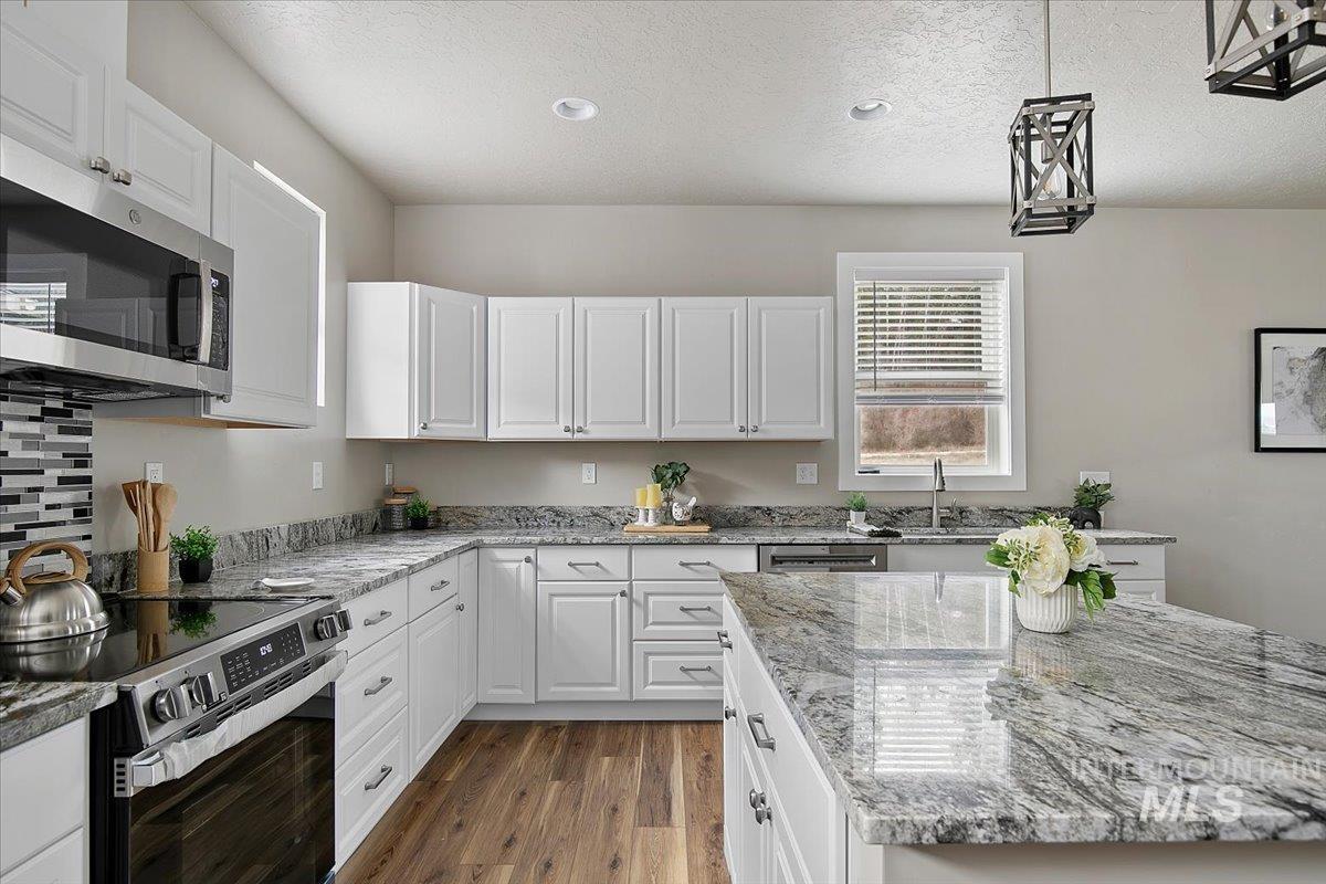 35 Wapiti Court, Garden Valley, Idaho 83622, 4 Bedrooms, 2.5 Bathrooms, Residential For Sale, Price $699,000, 98967274