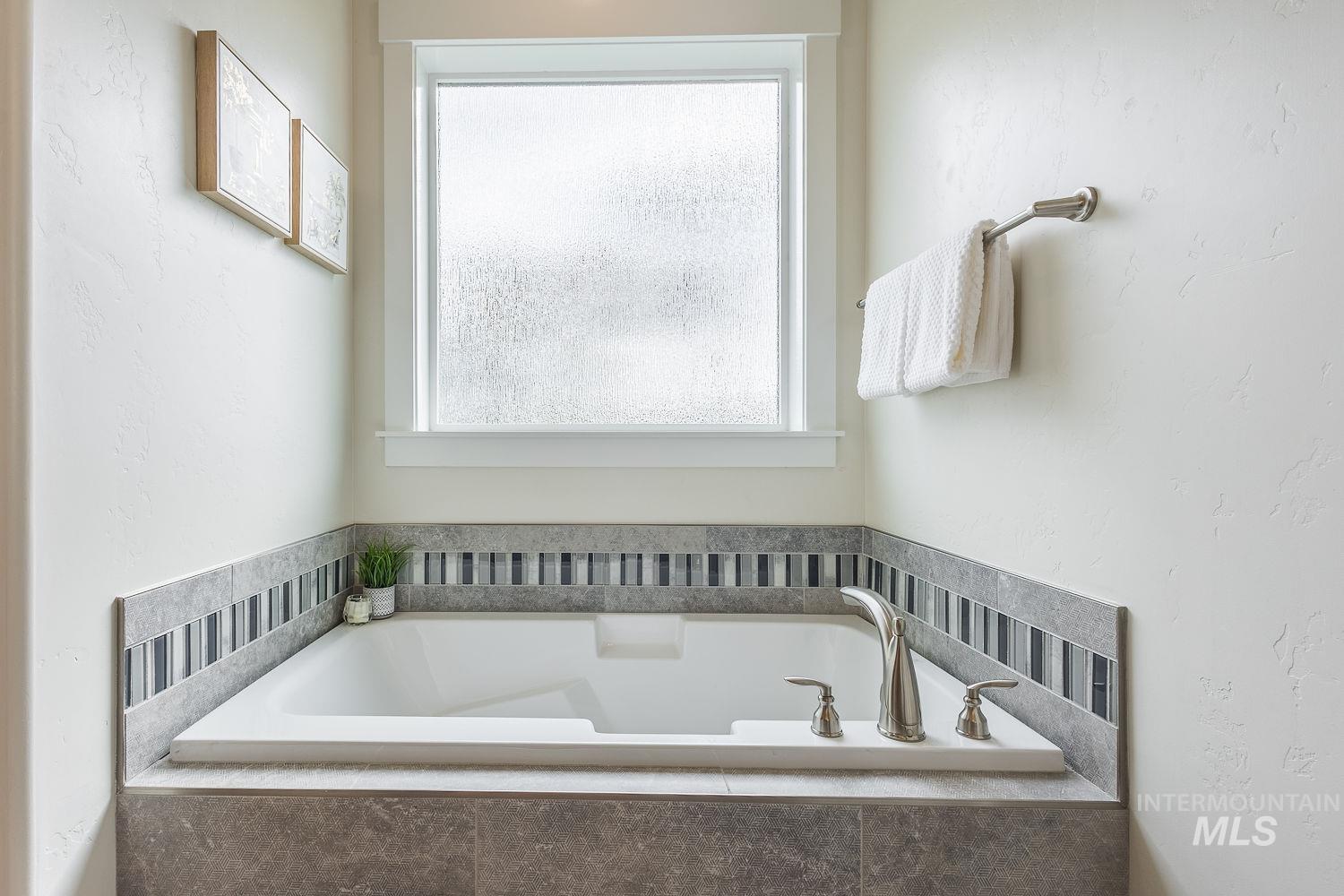 20139 Carbondale Ave, Caldwell, Idaho 83605, 4 Bedrooms, 2.5 Bathrooms, Residential For Sale, Price $549,000, 98967275