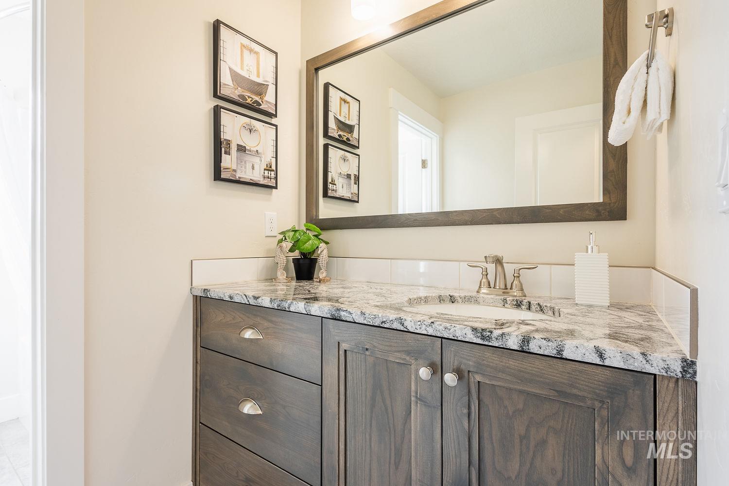 20139 Carbondale Ave, Caldwell, Idaho 83605, 4 Bedrooms, 2.5 Bathrooms, Residential For Sale, Price $549,000, 98967275