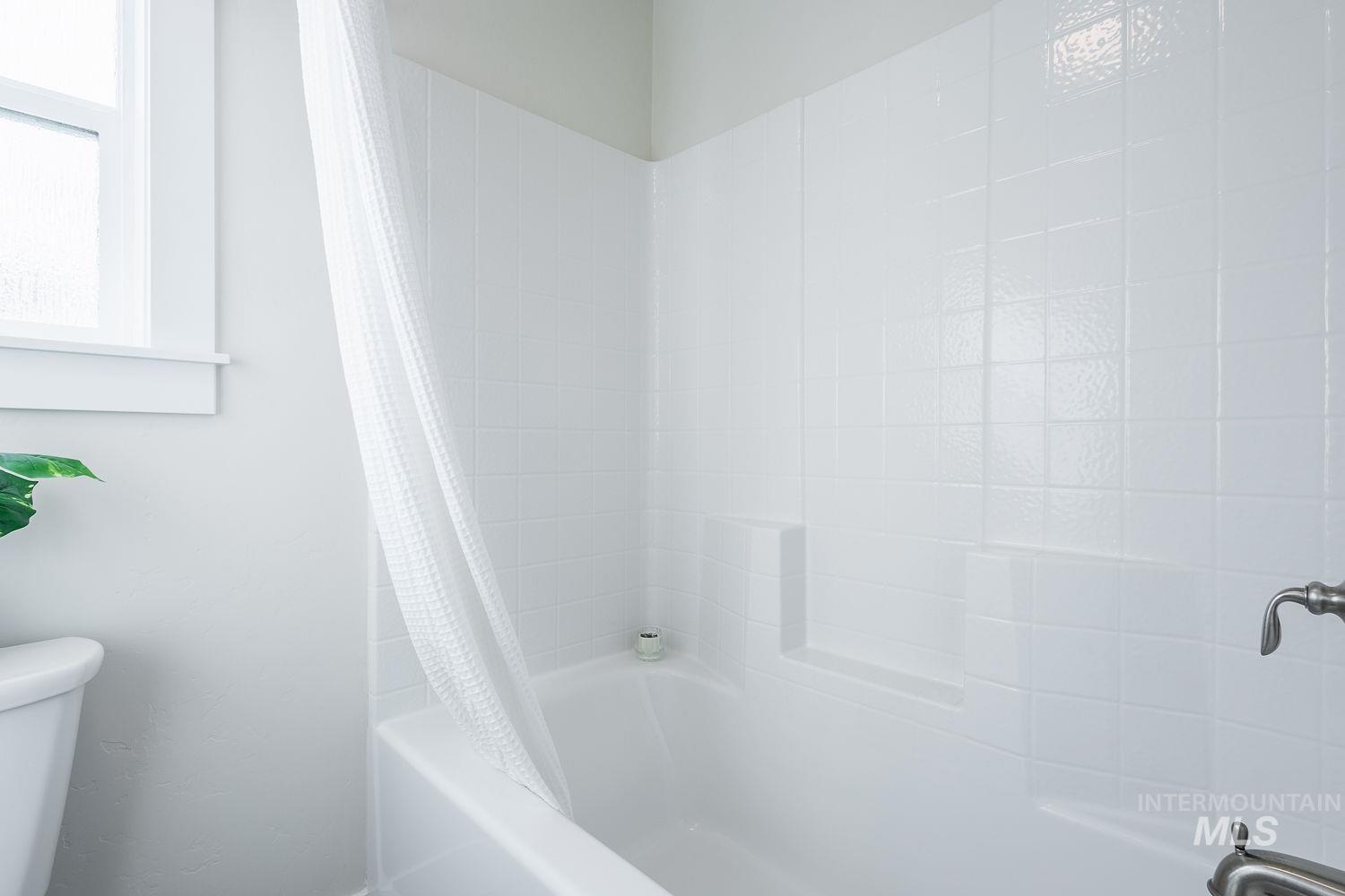 20139 Carbondale Ave, Caldwell, Idaho 83605, 4 Bedrooms, 2.5 Bathrooms, Residential For Sale, Price $549,000, 98967275