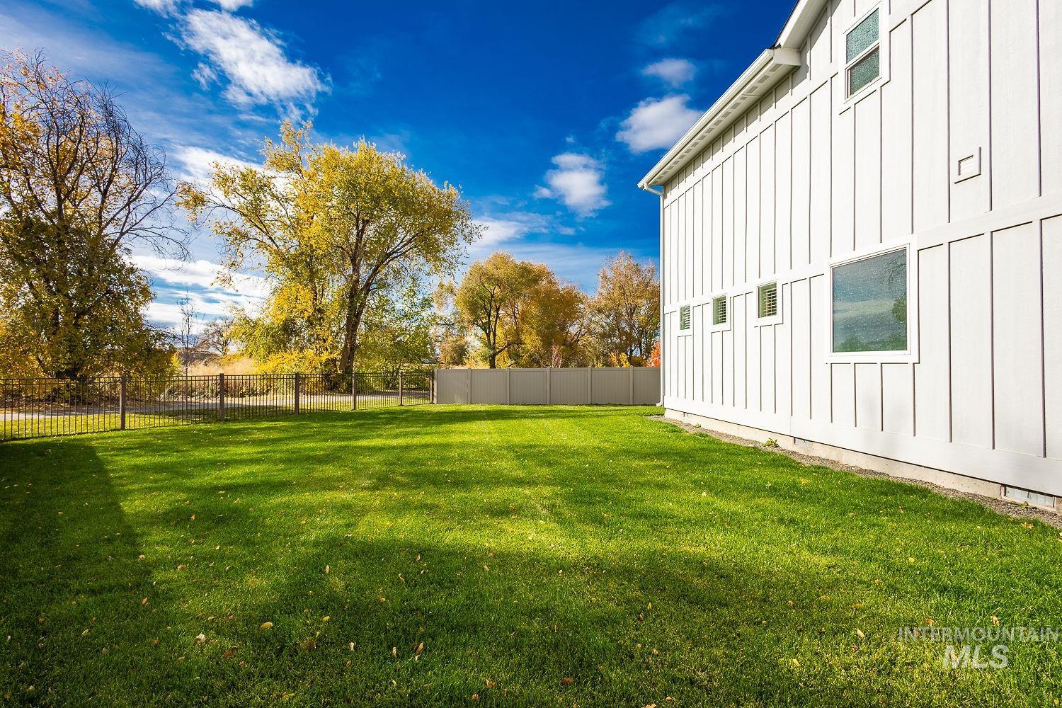 20139 Carbondale Ave, Caldwell, Idaho 83605, 4 Bedrooms, 2.5 Bathrooms, Residential For Sale, Price $549,000, 98967275