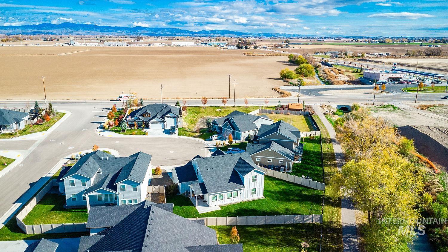 20139 Carbondale Ave, Caldwell, Idaho 83605, 4 Bedrooms, 2.5 Bathrooms, Residential For Sale, Price $549,000, 98967275