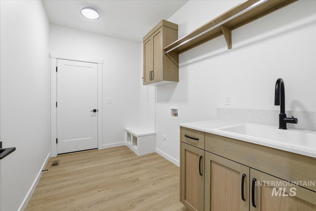 1008 Whitewater Way, Emmett, Idaho 83617, 3 Bedrooms, 2 Bathrooms, Residential For Sale, Price $549,900, 98967277