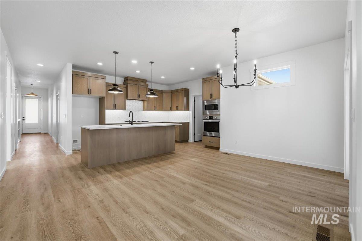 1008 Whitewater Way, Emmett, Idaho 83617, 3 Bedrooms, 2 Bathrooms, Residential For Sale, Price $549,900, 98967277