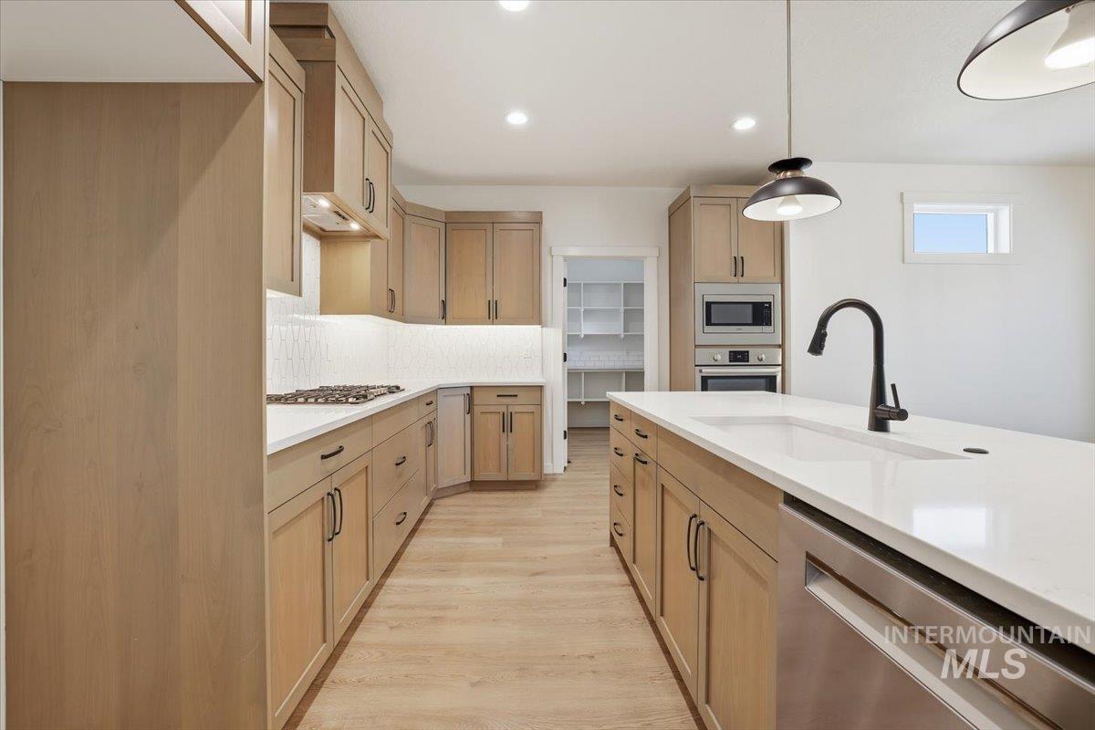 1008 Whitewater Way, Emmett, Idaho 83617, 3 Bedrooms, 2 Bathrooms, Residential For Sale, Price $549,900, 98967277