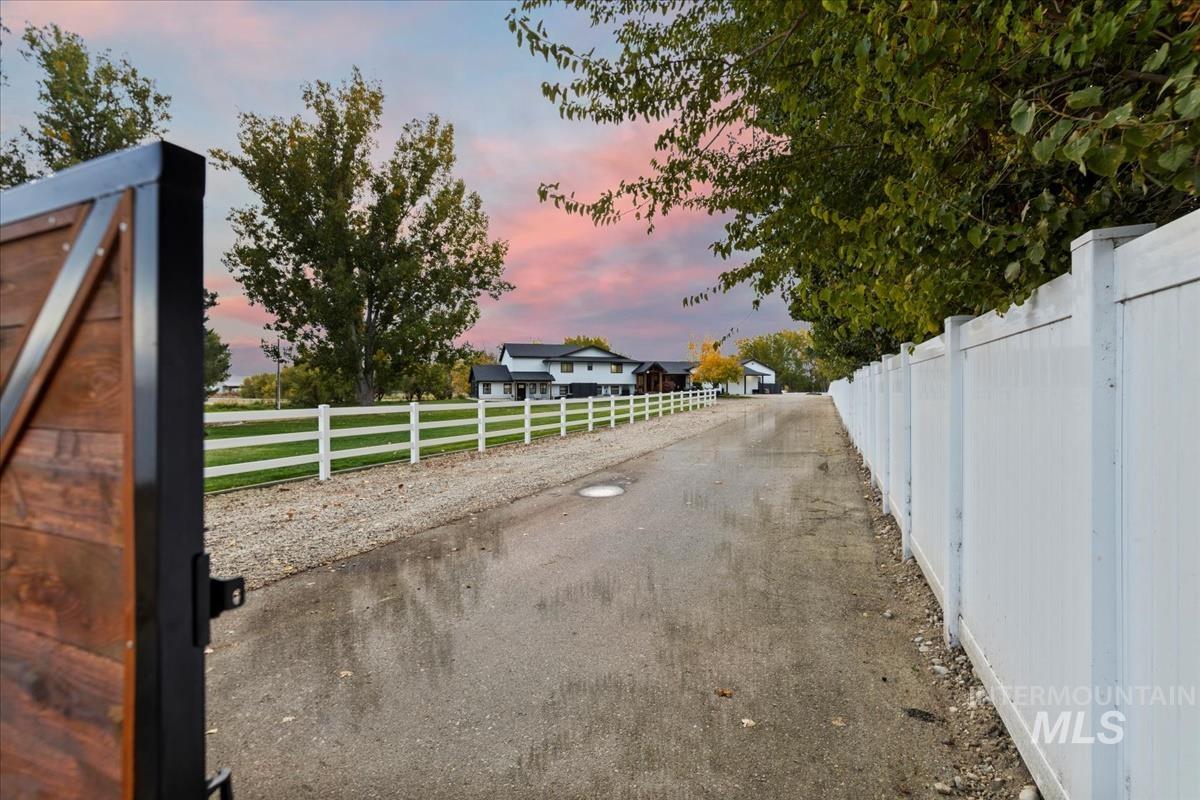 1417 N Kcid Rd, Caldwell, Idaho 83605, 6 Bedrooms, 6.5 Bathrooms, Residential For Sale, Price $1,895,000, 98967305