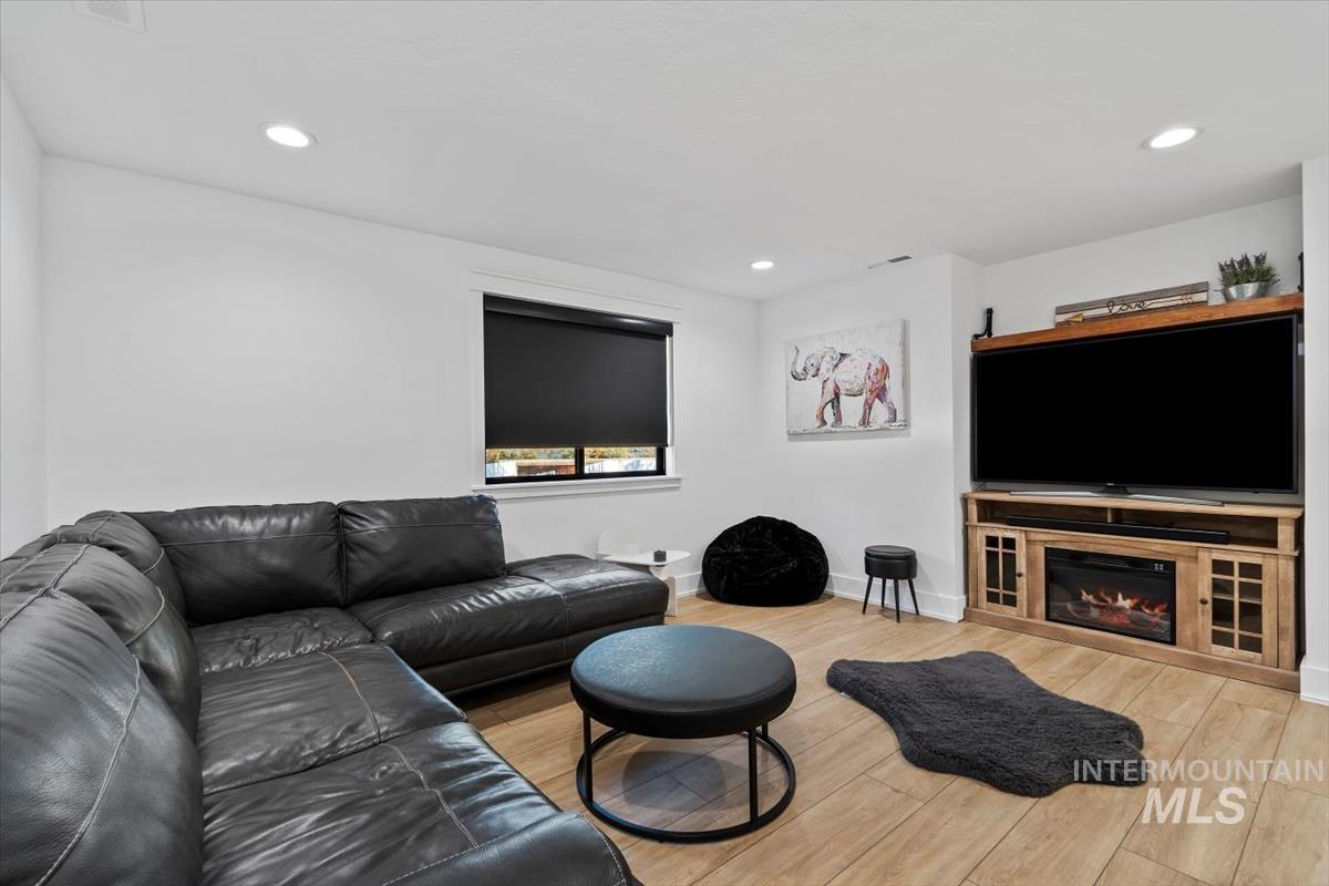 1417 N Kcid Rd, Caldwell, Idaho 83605, 6 Bedrooms, 6.5 Bathrooms, Residential For Sale, Price $1,895,000, 98967305