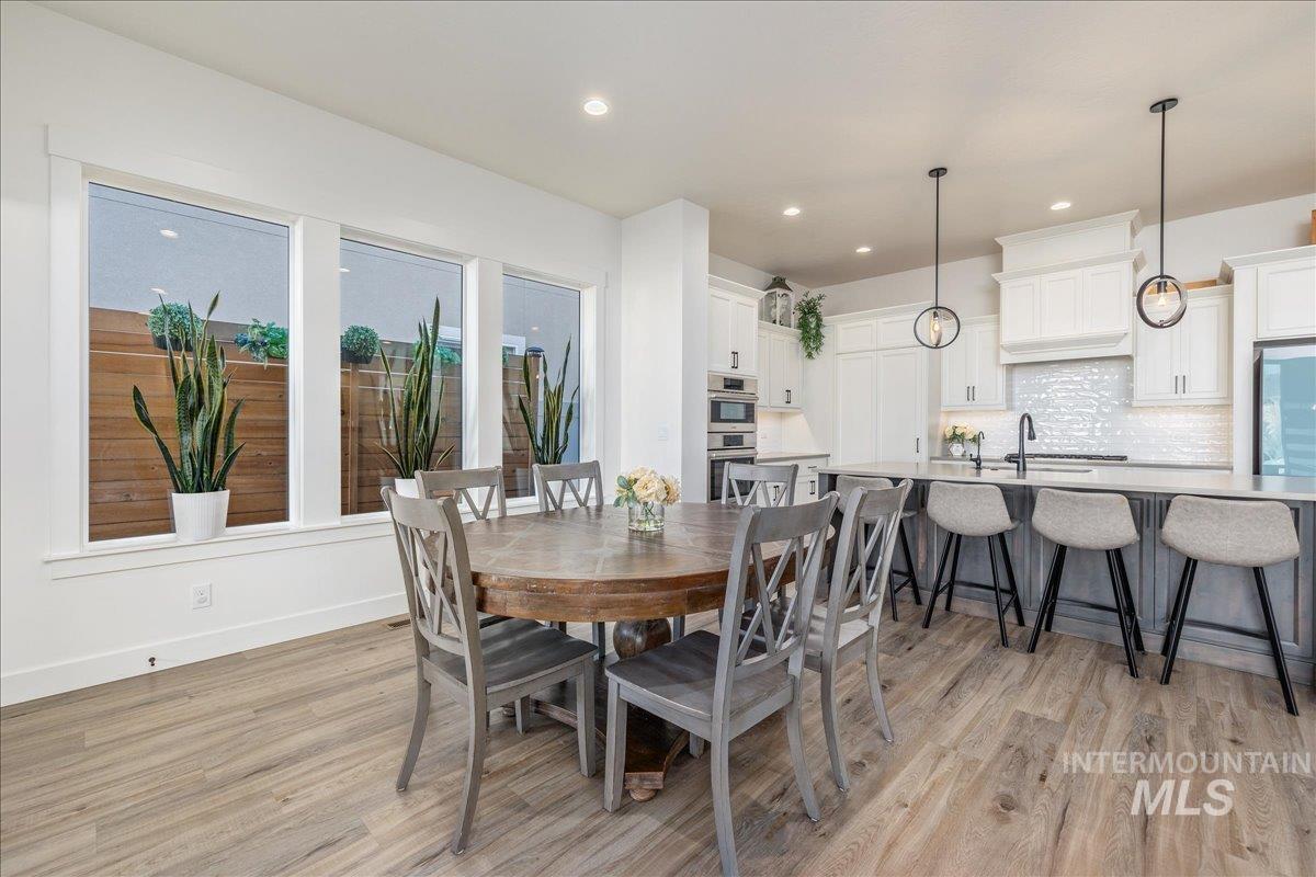 8872 W Suttle Lake Dr, Boise, Idaho 83714, 4 Bedrooms, 2.5 Bathrooms, Residential For Sale, Price $1,079,000, 98967313