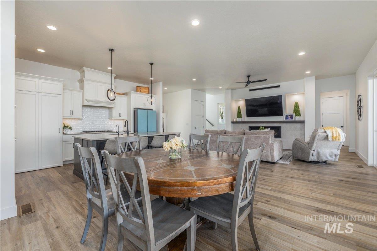 8872 W Suttle Lake Dr, Boise, Idaho 83714, 4 Bedrooms, 2.5 Bathrooms, Residential For Sale, Price $1,079,000, 98967313