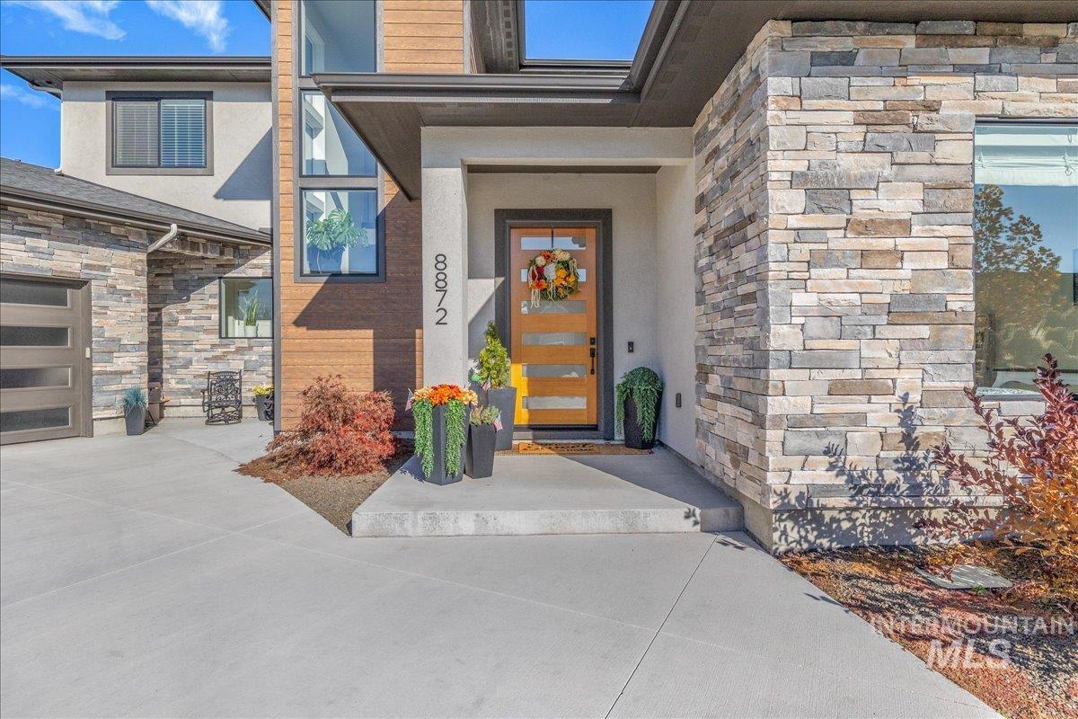 8872 W Suttle Lake Dr, Boise, Idaho 83714, 4 Bedrooms, 2.5 Bathrooms, Residential For Sale, Price $1,079,000, 98967313
