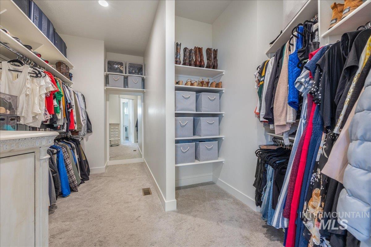 8872 W Suttle Lake Dr, Boise, Idaho 83714, 4 Bedrooms, 2.5 Bathrooms, Residential For Sale, Price $1,079,000, 98967313