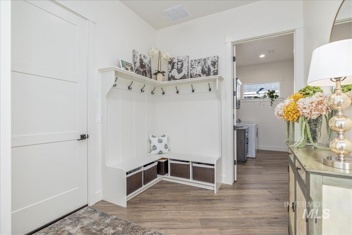 8872 W Suttle Lake Dr, Boise, Idaho 83714, 4 Bedrooms, 2.5 Bathrooms, Residential For Sale, Price $1,079,000, 98967313