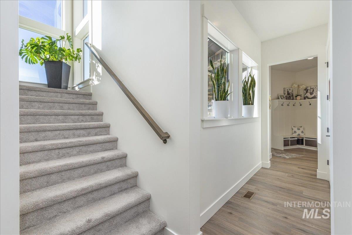 8872 W Suttle Lake Dr, Boise, Idaho 83714, 4 Bedrooms, 2.5 Bathrooms, Residential For Sale, Price $1,079,000, 98967313