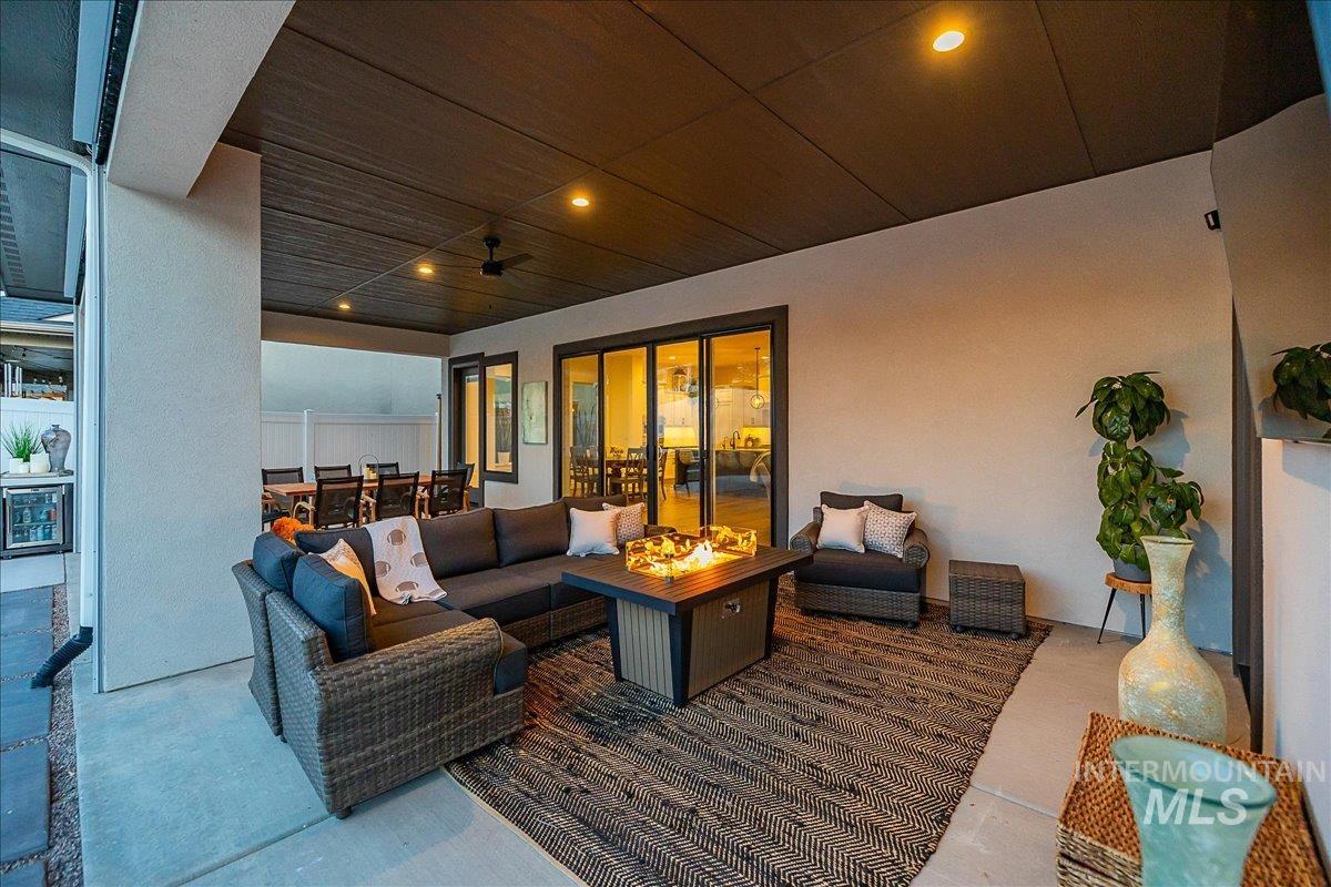 8872 W Suttle Lake Dr, Boise, Idaho 83714, 4 Bedrooms, 2.5 Bathrooms, Residential For Sale, Price $1,079,000, 98967313