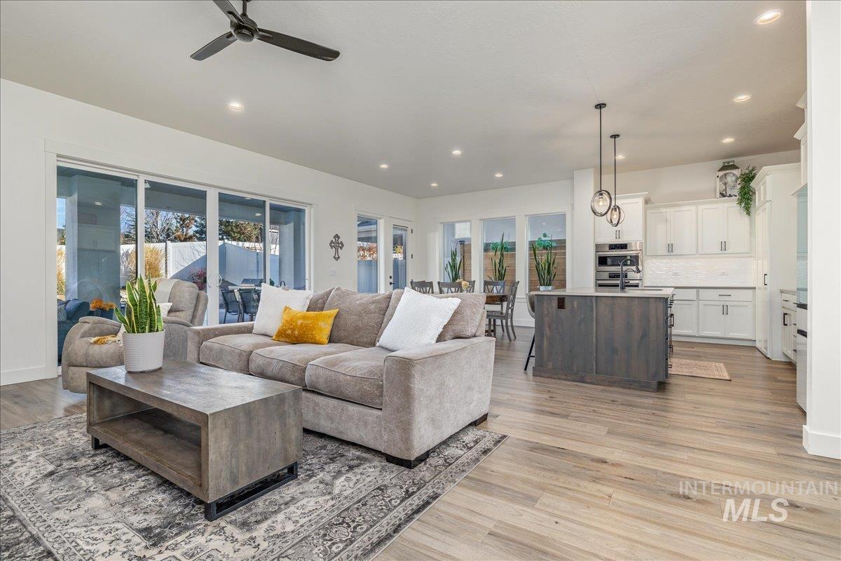 8872 W Suttle Lake Dr, Boise, Idaho 83714, 4 Bedrooms, 2.5 Bathrooms, Residential For Sale, Price $1,079,000, 98967313