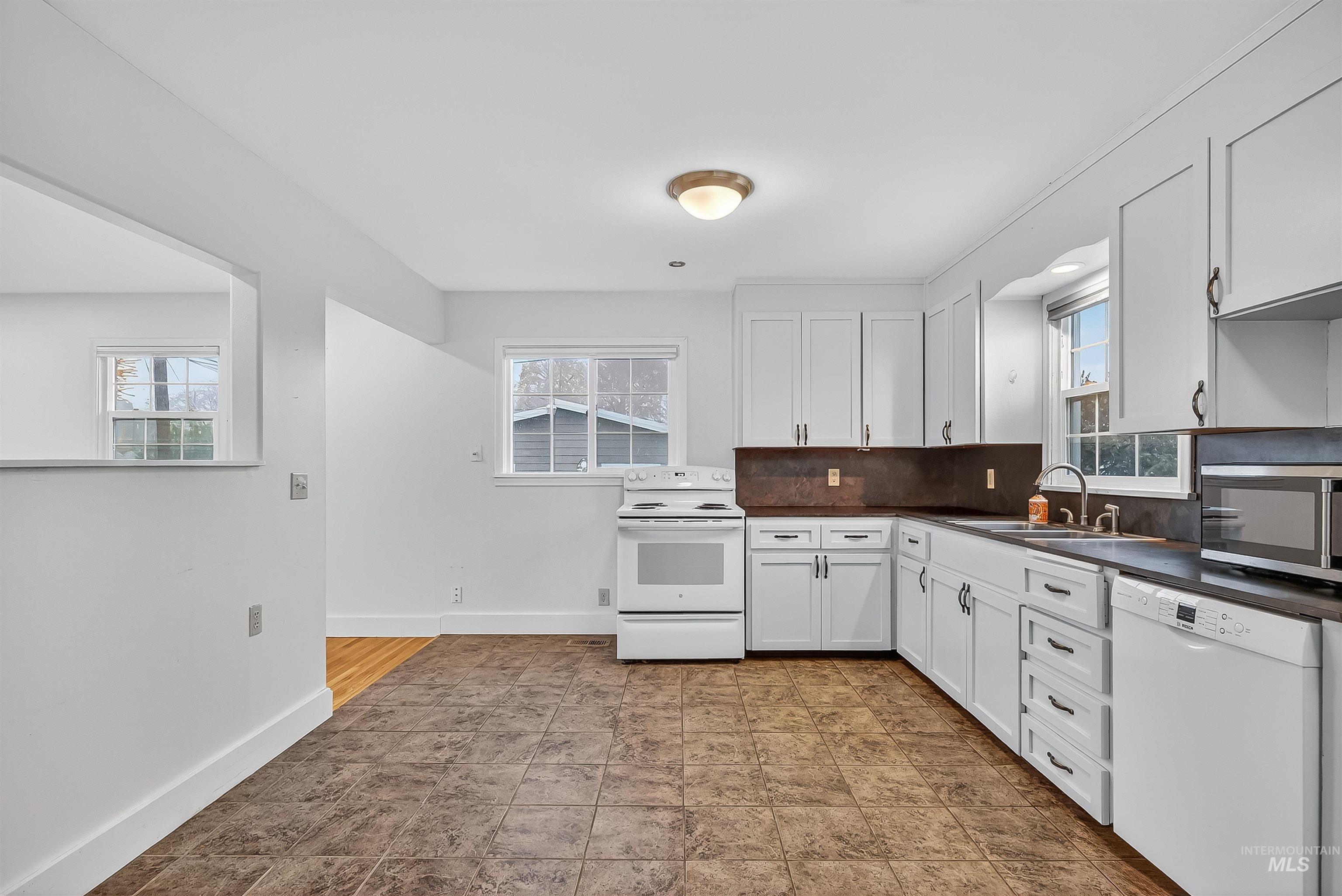 3127 7th St C, Lewiston, Idaho 83501, 2 Bedrooms, 1 Bathroom, Residential For Sale, Price $269,000, 98967324