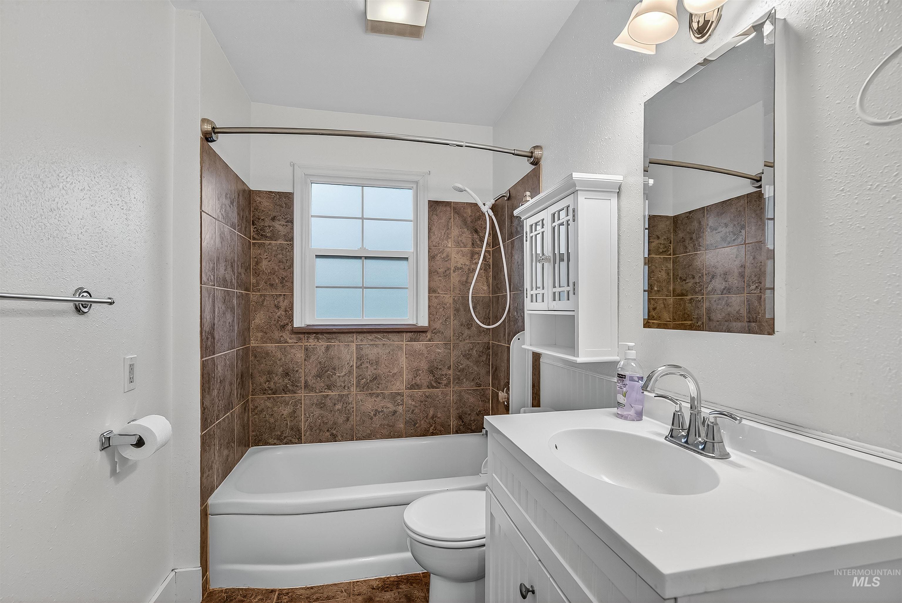 3127 7th St C, Lewiston, Idaho 83501, 2 Bedrooms, 1 Bathroom, Residential For Sale, Price $269,000, 98967324