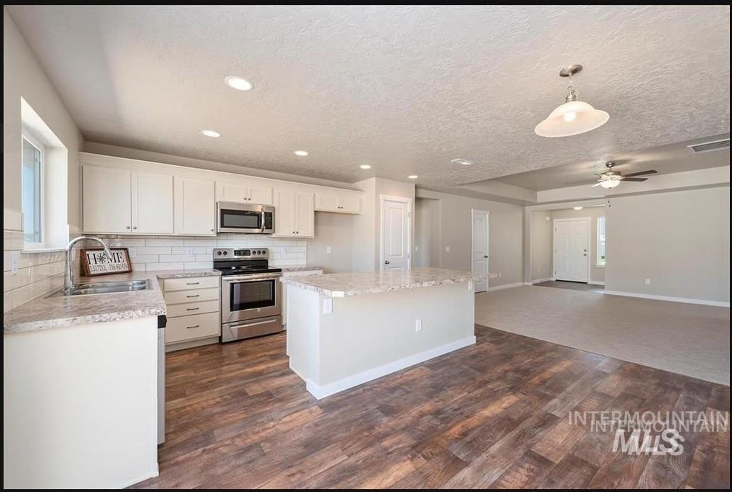 11545 W Sammi St., Nampa, Idaho 83651, 3 Bedrooms, 2 Bathrooms, Residential For Sale, Price $394,990, 98967327