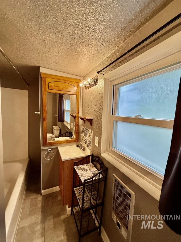 522 Ellis Ave, Winchester, Idaho 83555, 2 Bedrooms, 1 Bathroom, Residential For Sale, Price $199,500, 98967334