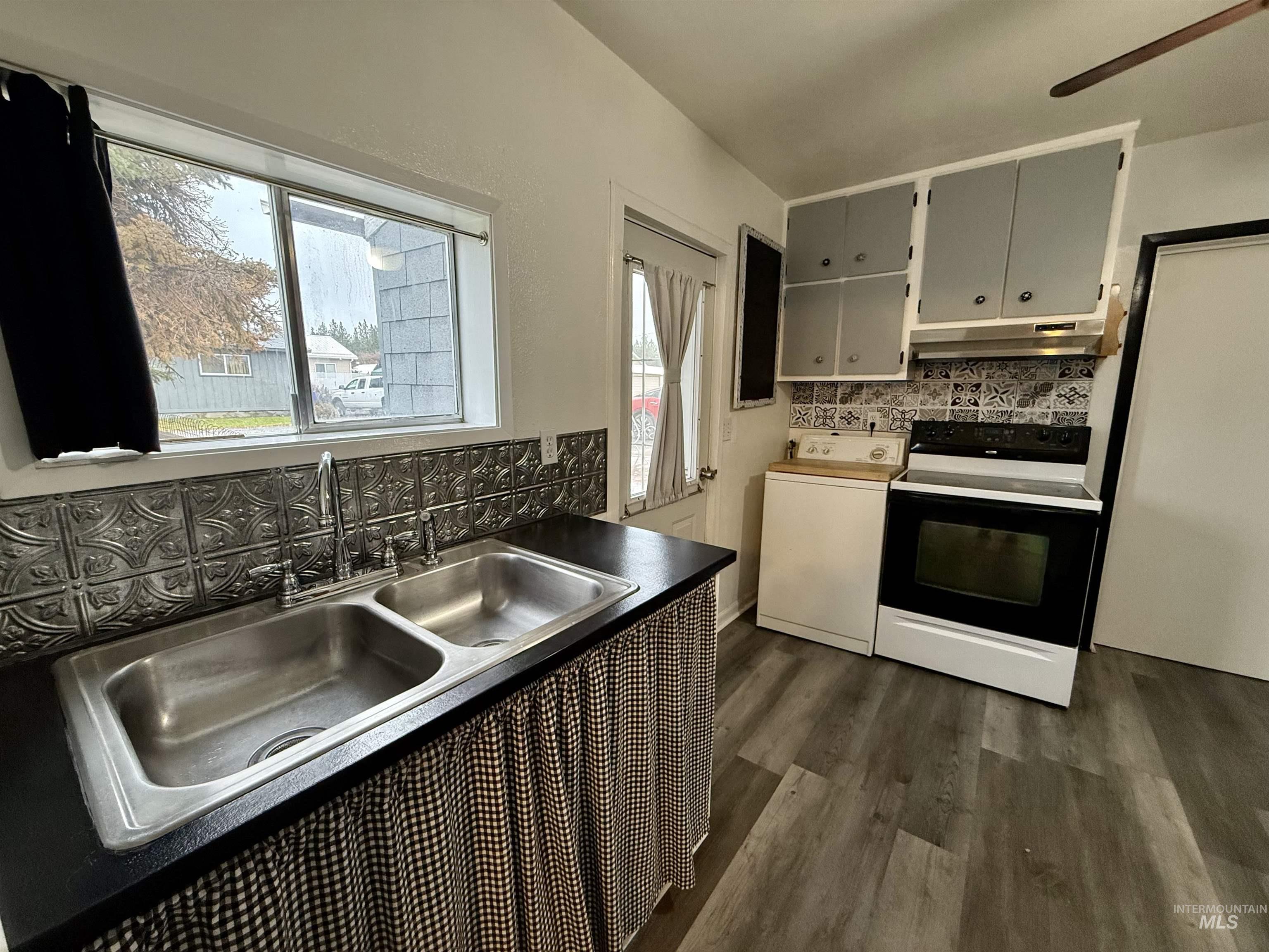 522 Ellis Ave, Winchester, Idaho 83555, 2 Bedrooms, 1 Bathroom, Residential For Sale, Price $199,500, 98967334