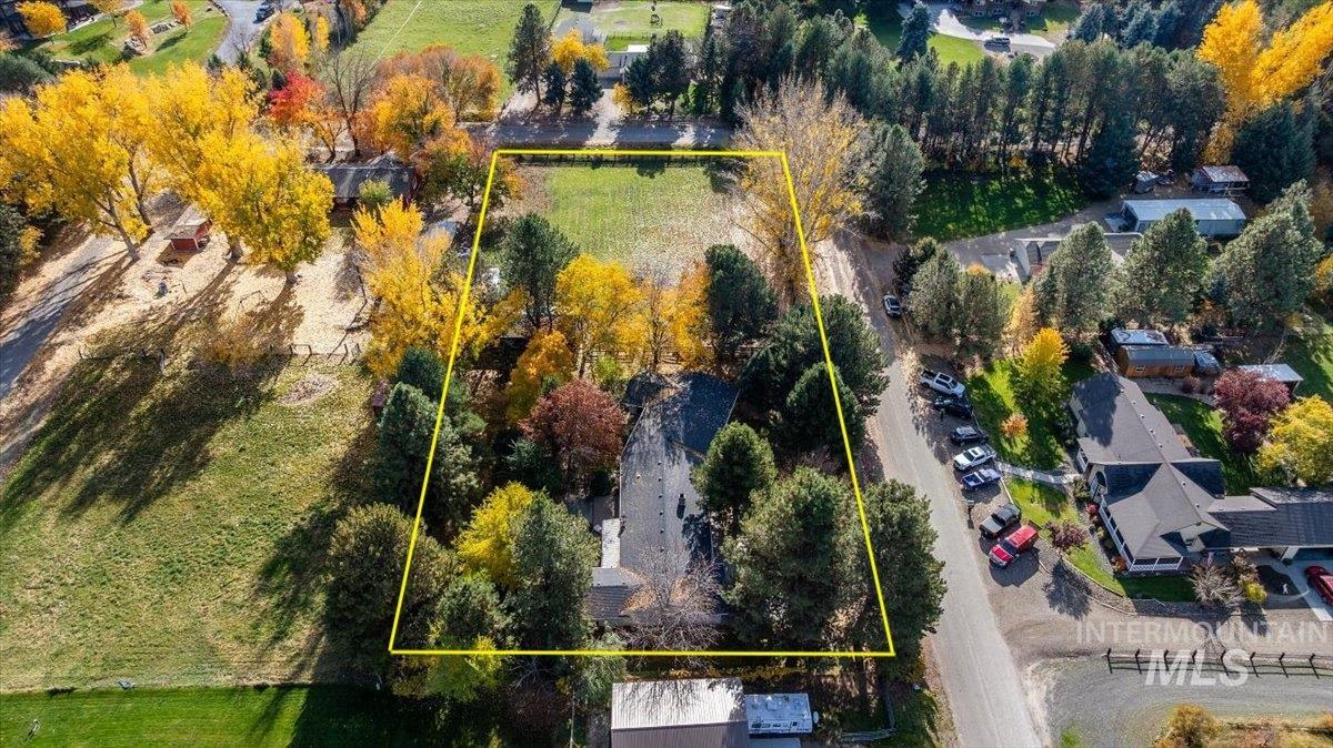 2652 Cherry Circle, Emmett, Idaho 83617, 3 Bedrooms, 2 Bathrooms, Residential For Sale, Price $595,000, 98967336