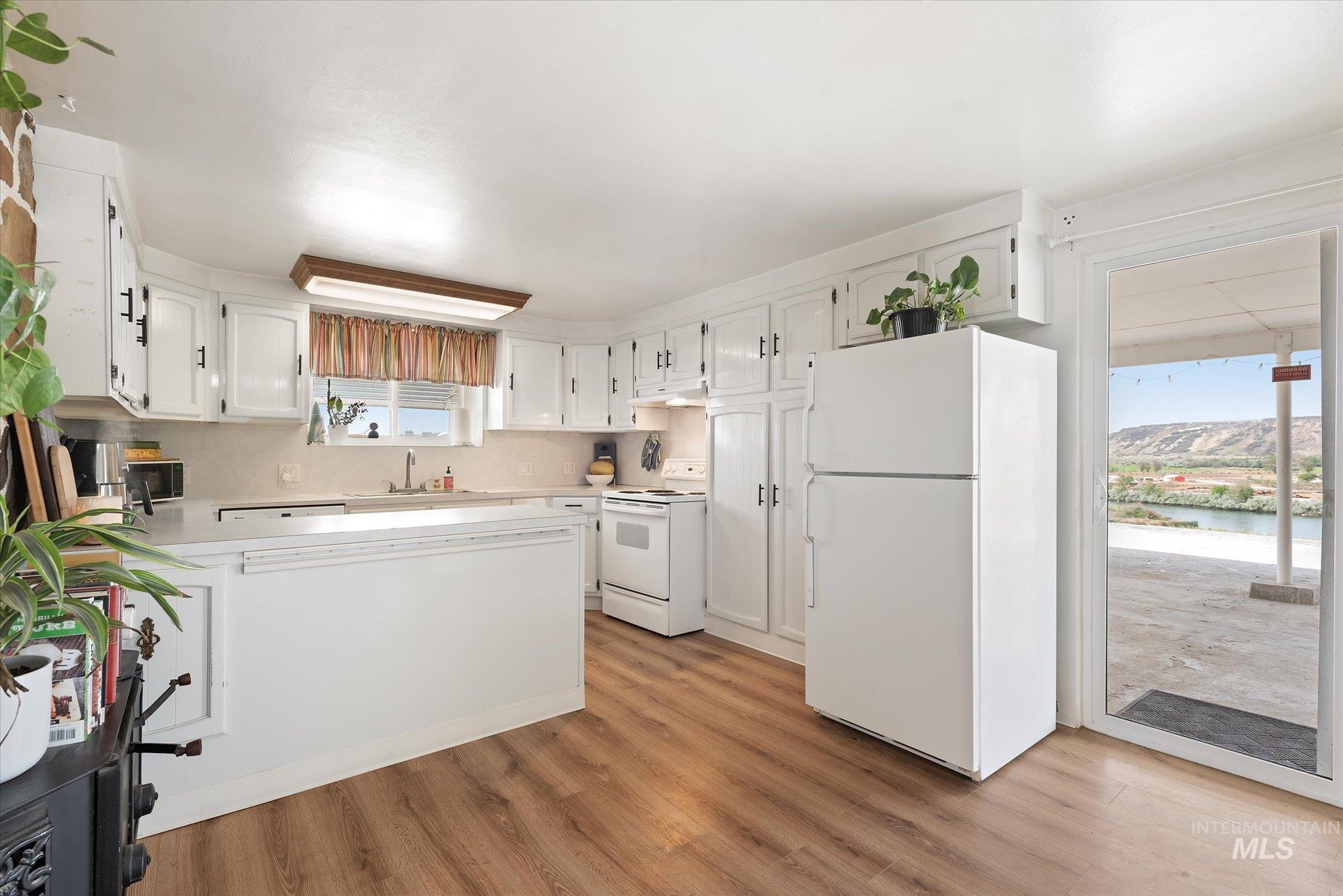 8662 State Highway 78, Marsing, Idaho 83639, 2 Bedrooms, 2 Bathrooms, Residential For Sale, Price $720,000, 98967339