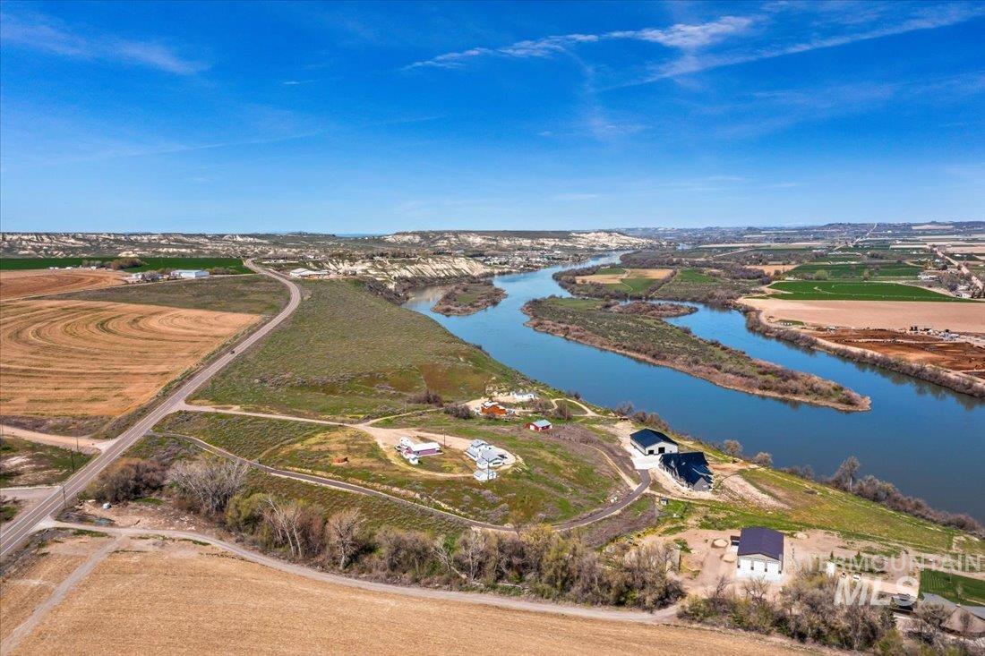 8662 State Highway 78, Marsing, Idaho 83639, 2 Bedrooms, 2 Bathrooms, Residential For Sale, Price $720,000, 98967339