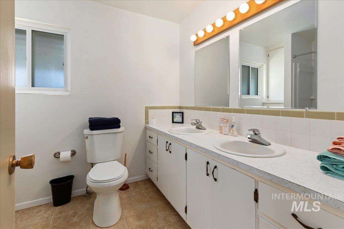 8662 State Highway 78, Marsing, Idaho 83639, 2 Bedrooms, 2 Bathrooms, Residential For Sale, Price $720,000, 98967339