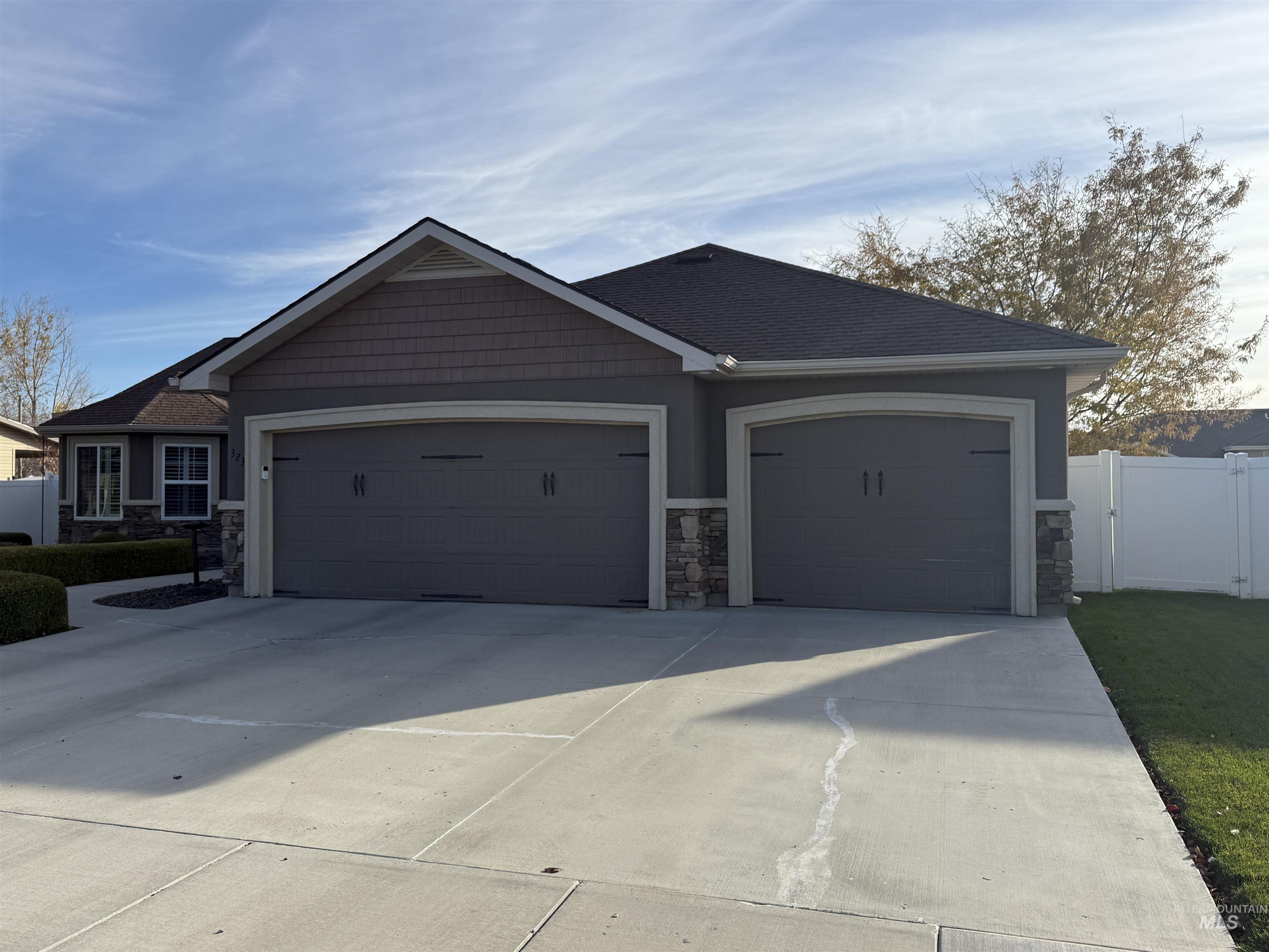 323 Arrowhead Path, Twin Falls, Idaho 83301, 3 Bedrooms, 2 Bathrooms, Residential For Sale, Price $525,000, 98967344