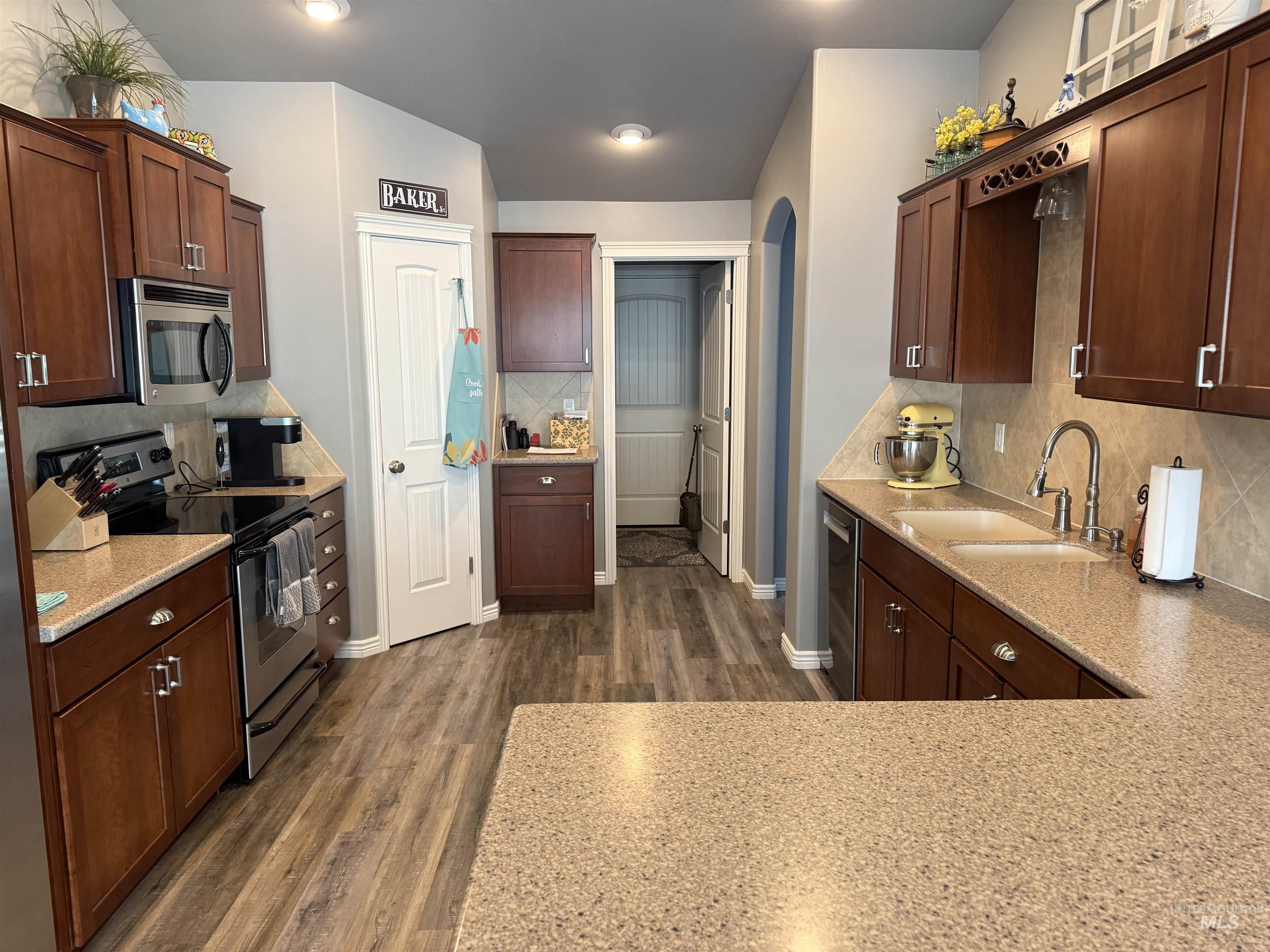 323 Arrowhead Path, Twin Falls, Idaho 83301, 3 Bedrooms, 2 Bathrooms, Residential For Sale, Price $525,000, 98967344