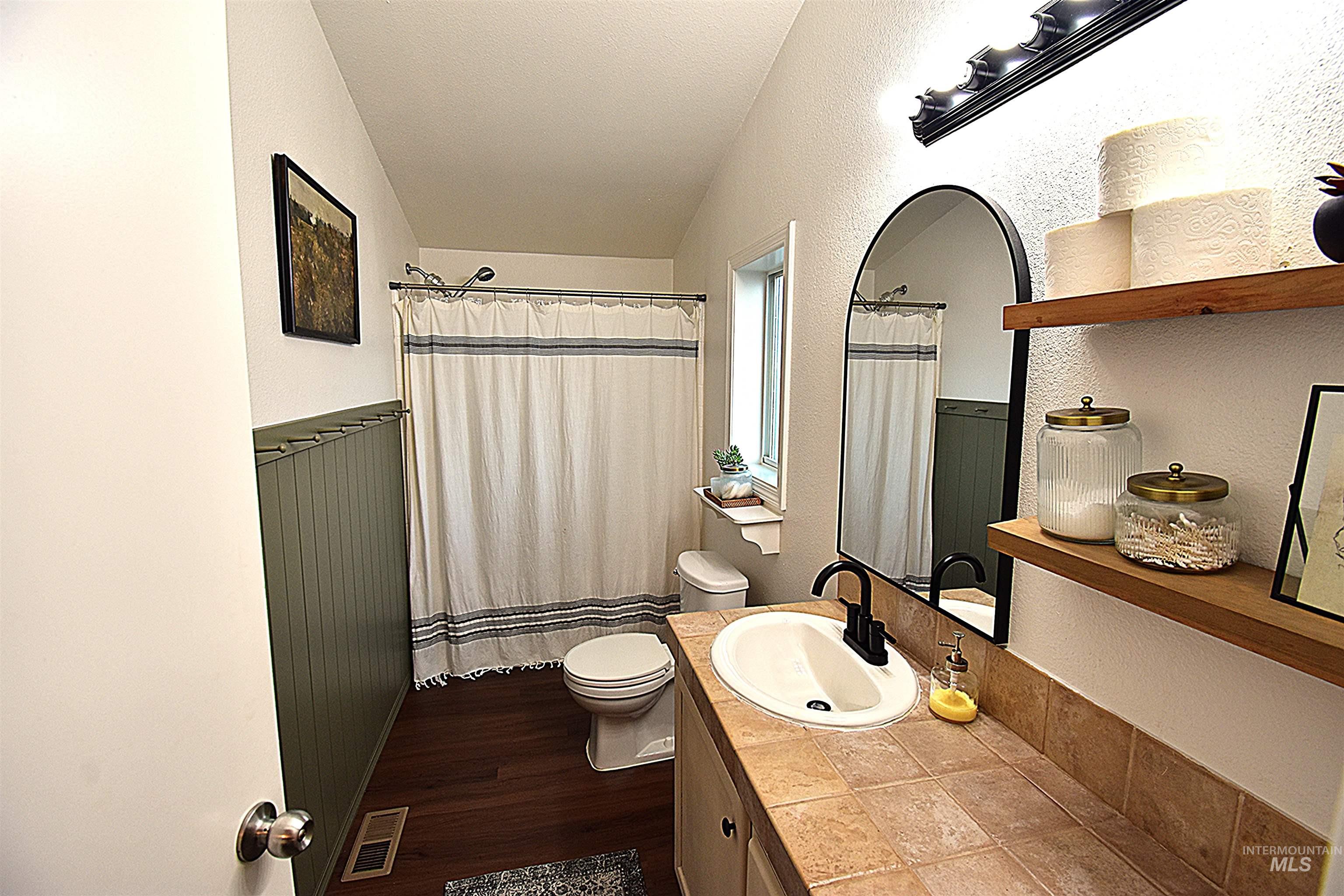 15828 Alverta Ave., Caldwell, Idaho 83607, 4 Bedrooms, 2 Bathrooms, Residential For Sale, Price $350,000, 98967362