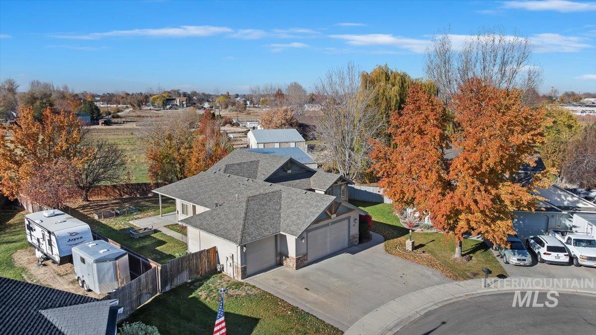 Aerial view of property and surrounding area
