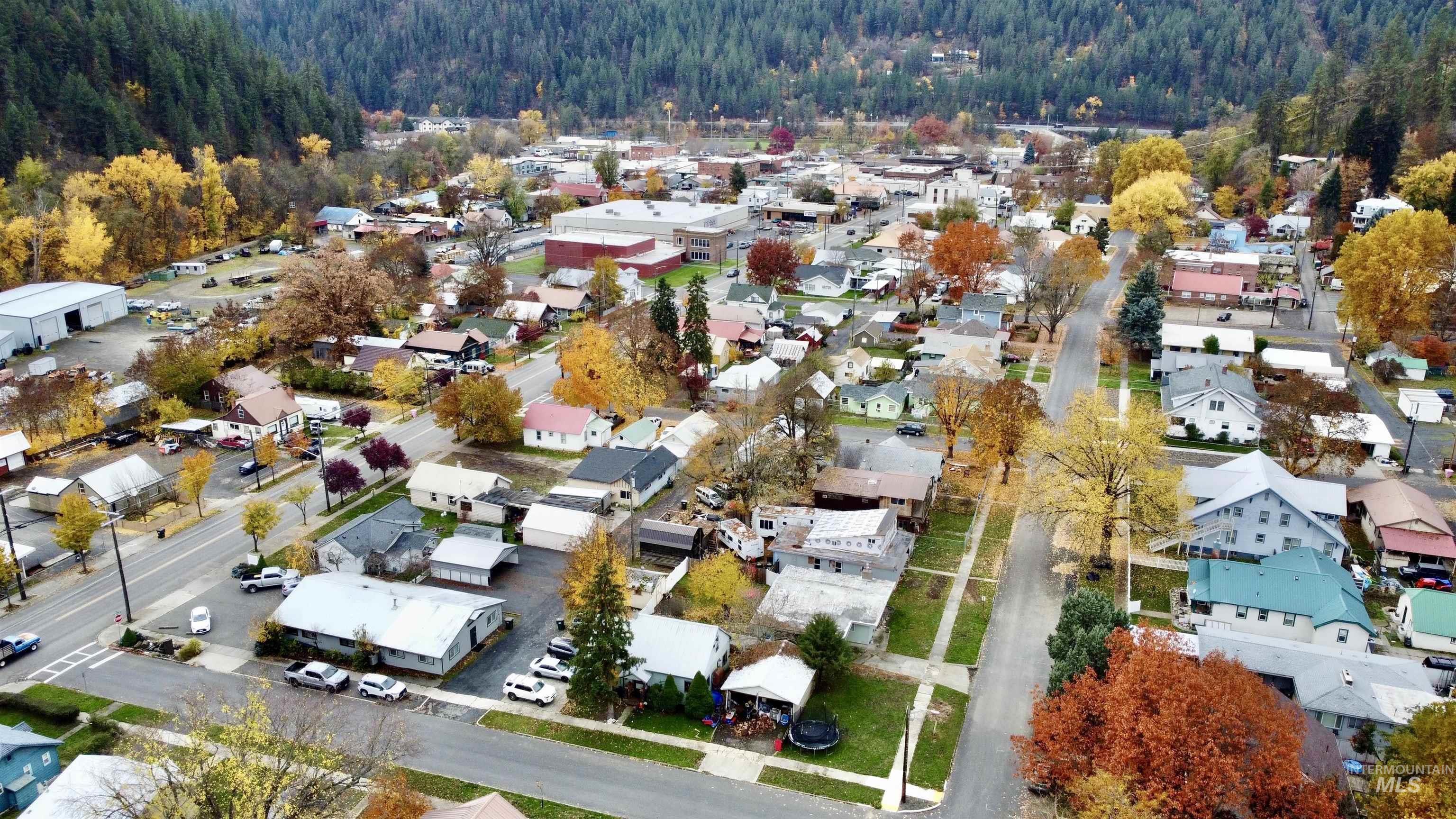 631 Brown Ave, Orofino, Idaho 83544, 2 Bedrooms, 2 Bathrooms, Residential For Sale, Price $259,000, 98967370
