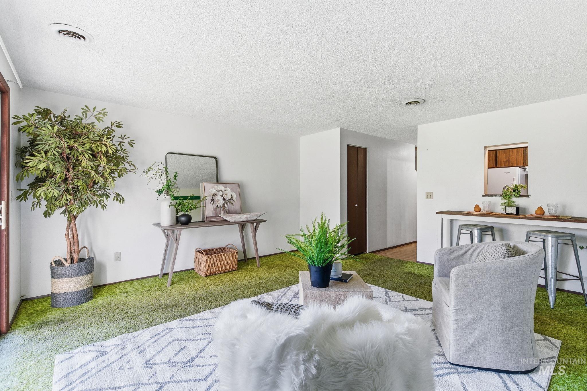 236 N Eagle Glen, Eagle, Idaho 83616, 2 Bedrooms, 2 Bathrooms, Residential For Sale, Price $285,000, 98967372