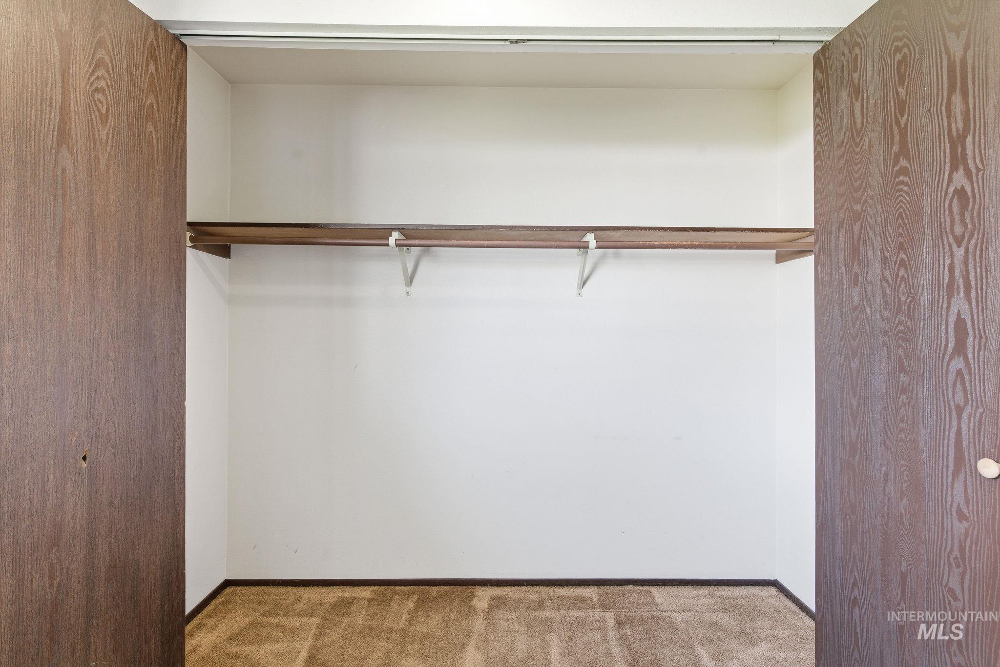 236 N Eagle Glen, Eagle, Idaho 83616, 2 Bedrooms, 2 Bathrooms, Residential For Sale, Price $285,000, 98967372