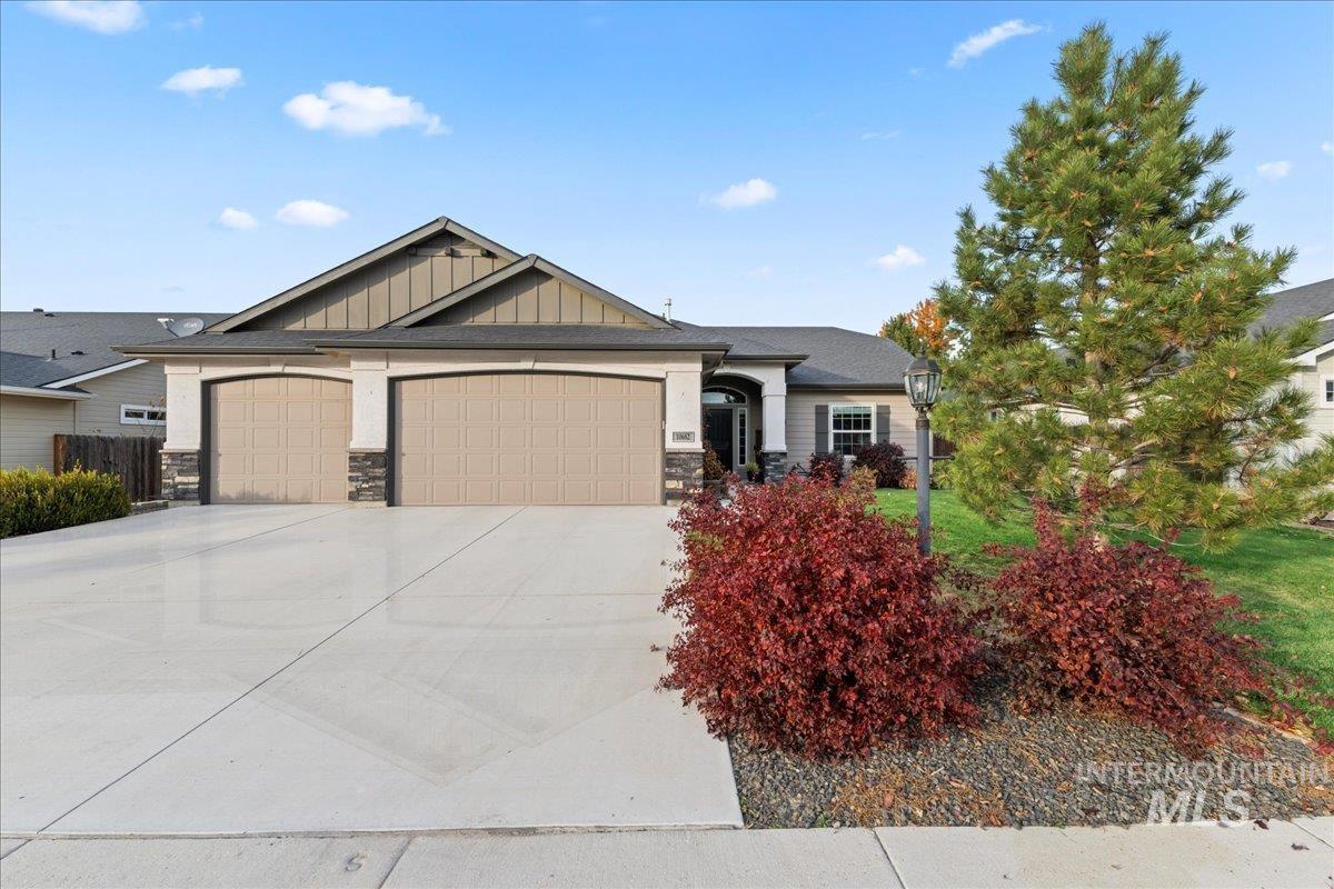 10682 Rain Springs St., Nampa, Idaho 83687-5110, 3 Bedrooms, 2 Bathrooms, Residential For Sale, Price $429,900, 98967375