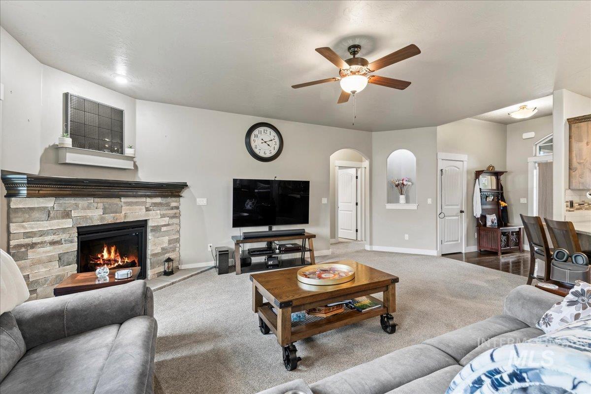 10682 Rain Springs St., Nampa, Idaho 83687-5110, 3 Bedrooms, 2 Bathrooms, Residential For Sale, Price $429,900, 98967375