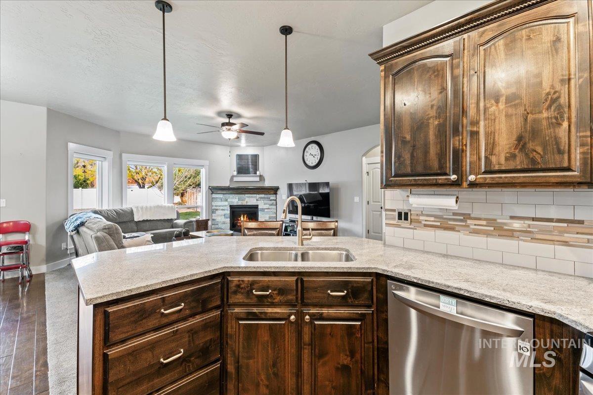 10682 Rain Springs St., Nampa, Idaho 83687-5110, 3 Bedrooms, 2 Bathrooms, Residential For Sale, Price $429,900, 98967375