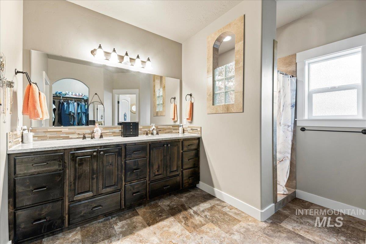 10682 Rain Springs St., Nampa, Idaho 83687-5110, 3 Bedrooms, 2 Bathrooms, Residential For Sale, Price $429,900, 98967375