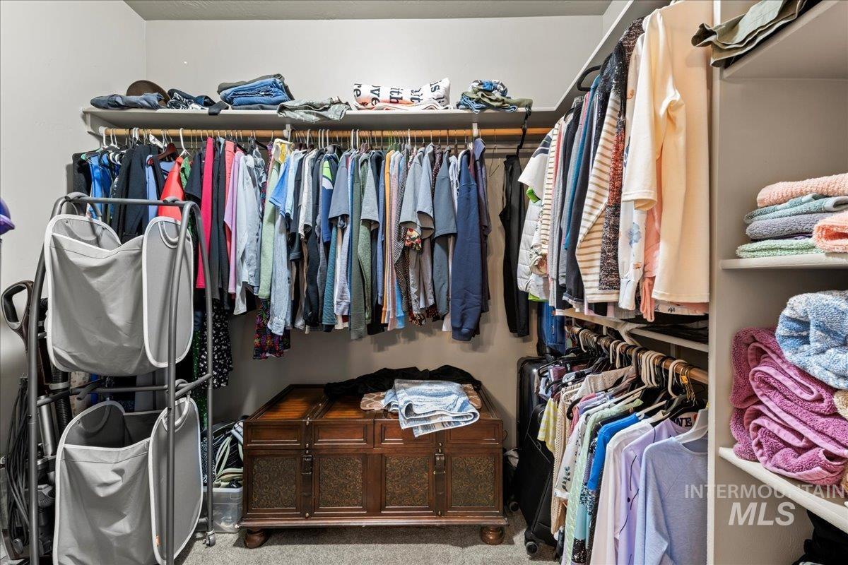 10682 Rain Springs St., Nampa, Idaho 83687-5110, 3 Bedrooms, 2 Bathrooms, Residential For Sale, Price $429,900, 98967375