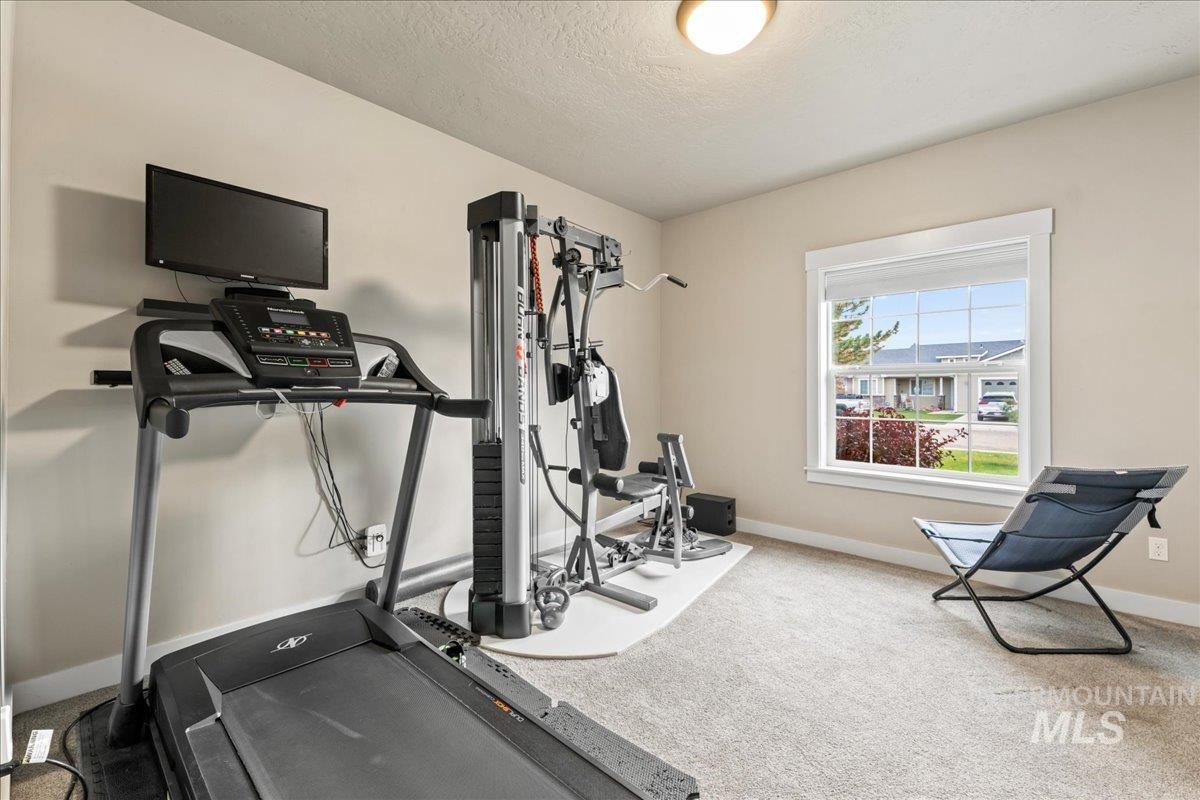 10682 Rain Springs St., Nampa, Idaho 83687-5110, 3 Bedrooms, 2 Bathrooms, Residential For Sale, Price $429,900, 98967375