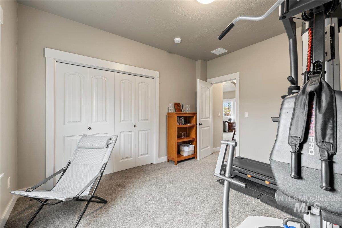 10682 Rain Springs St., Nampa, Idaho 83687-5110, 3 Bedrooms, 2 Bathrooms, Residential For Sale, Price $429,900, 98967375