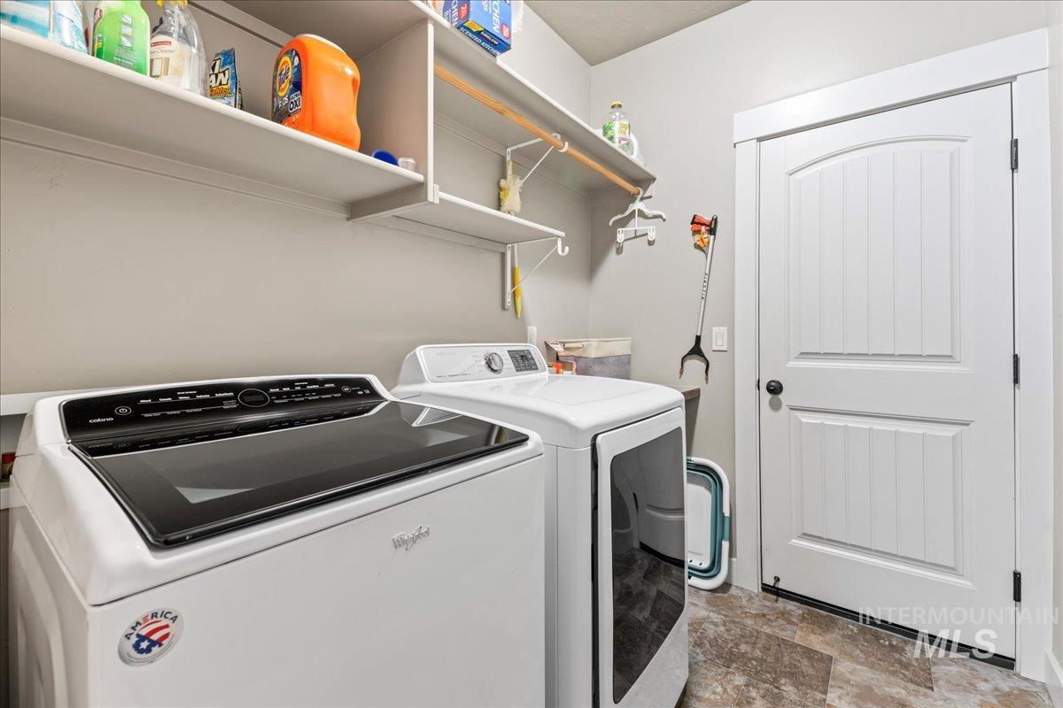 10682 Rain Springs St., Nampa, Idaho 83687-5110, 3 Bedrooms, 2 Bathrooms, Residential For Sale, Price $429,900, 98967375