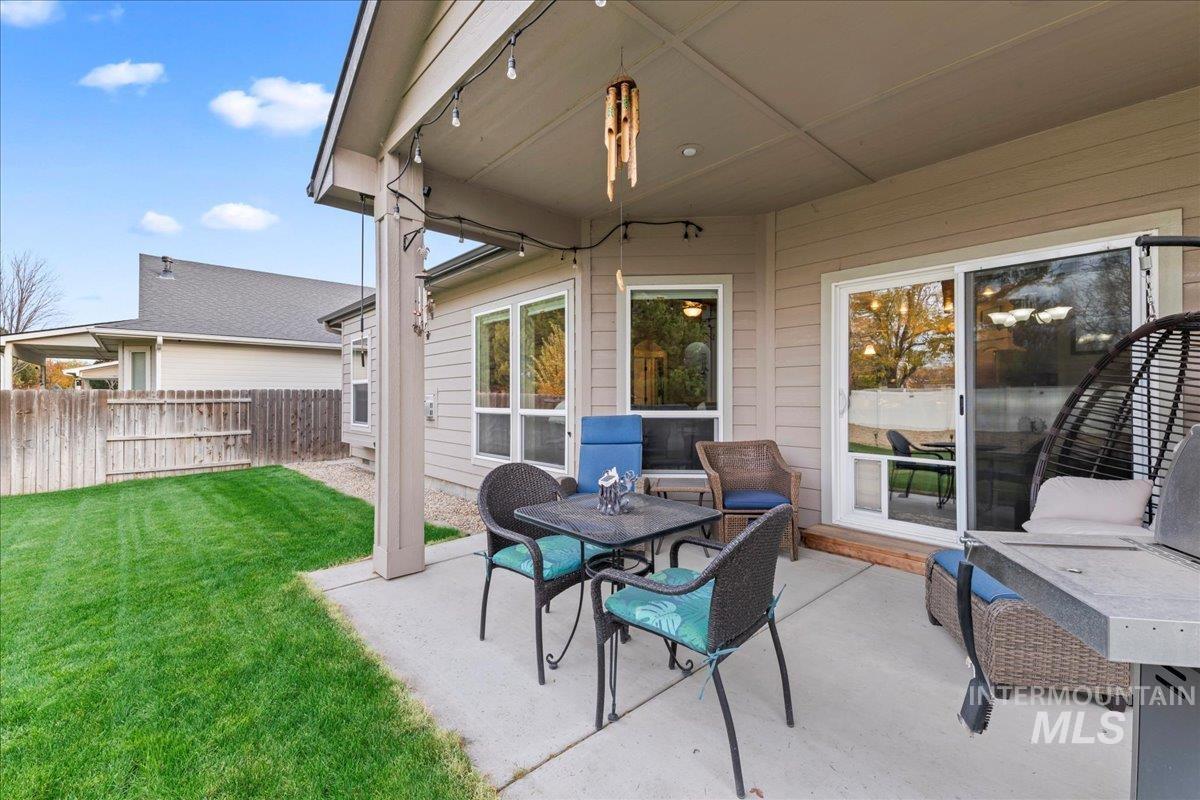 10682 Rain Springs St., Nampa, Idaho 83687-5110, 3 Bedrooms, 2 Bathrooms, Residential For Sale, Price $429,900, 98967375