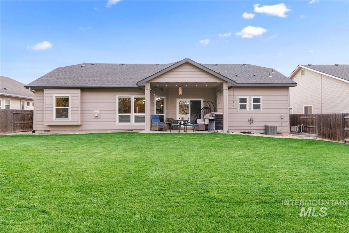 10682 Rain Springs St., Nampa, Idaho 83687-5110, 3 Bedrooms, 2 Bathrooms, Residential For Sale, Price $429,900, 98967375